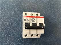 Istic ABB S 183 - S K 4A 3P 16A.jpeg